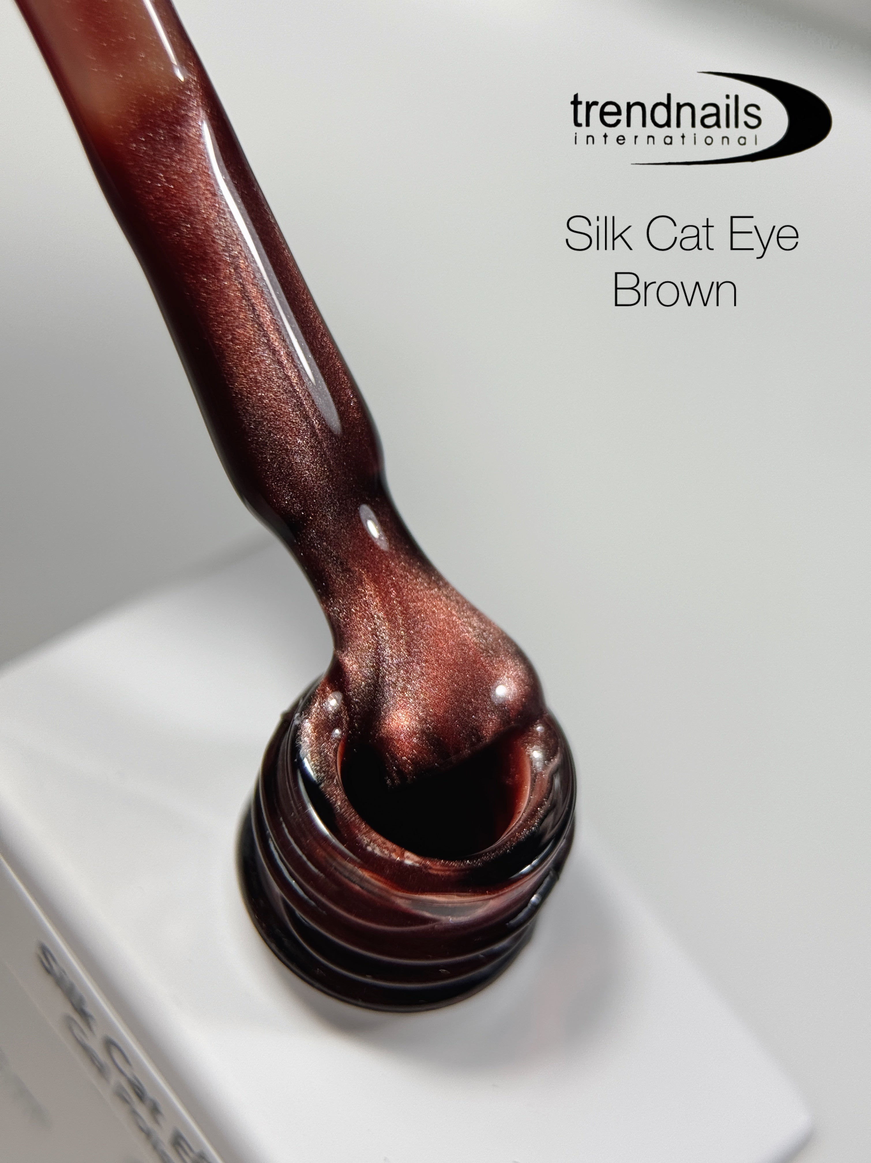 Silk Cat Eye Gel Polish "Brown" 12 ml von Trendnails TPO-Free