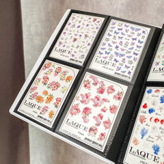 Sticker book di 