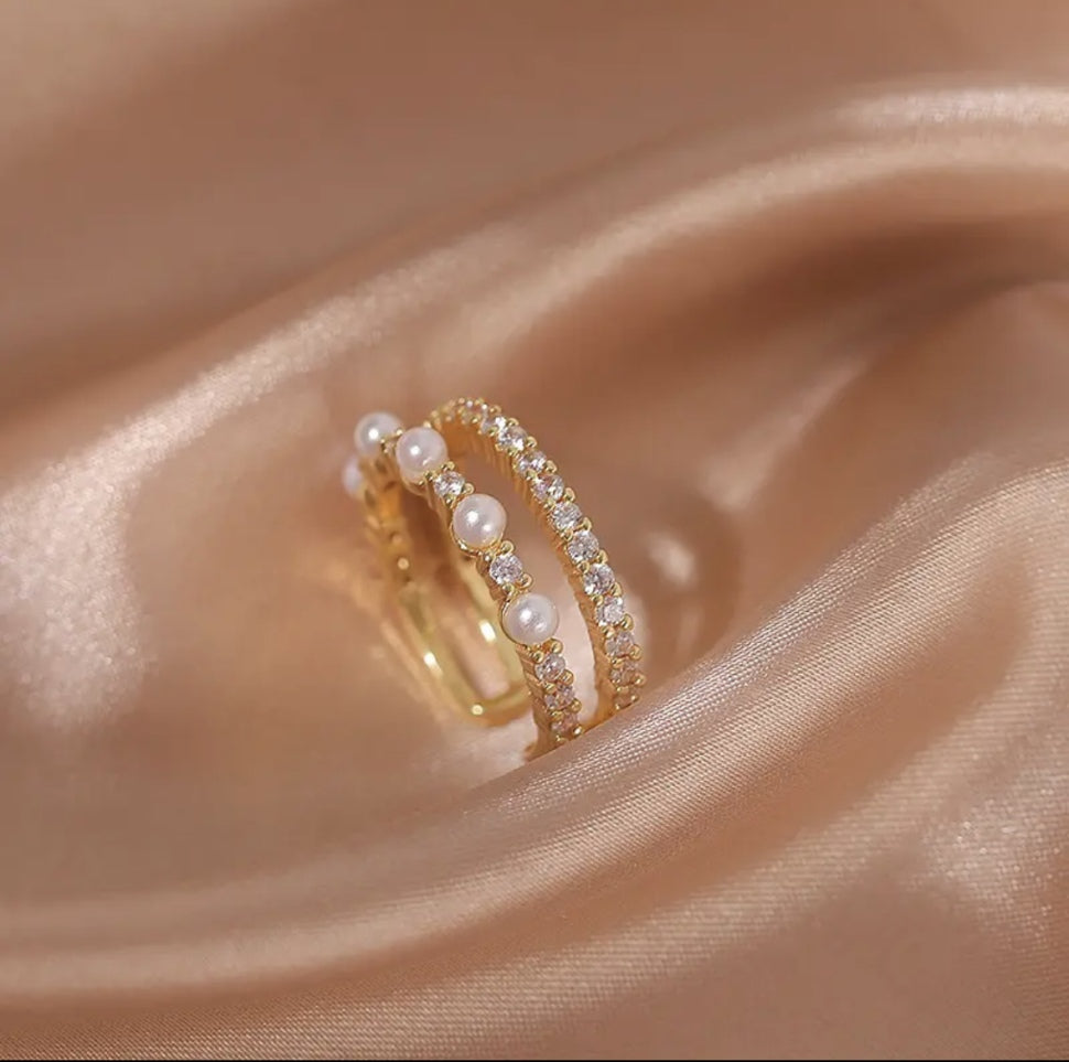 Ladies ring suitable for all sizes in gold 19
