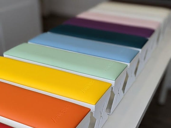 Supporto per le mani con rivestimento in pelle in diversi colori di SheMax Luxury