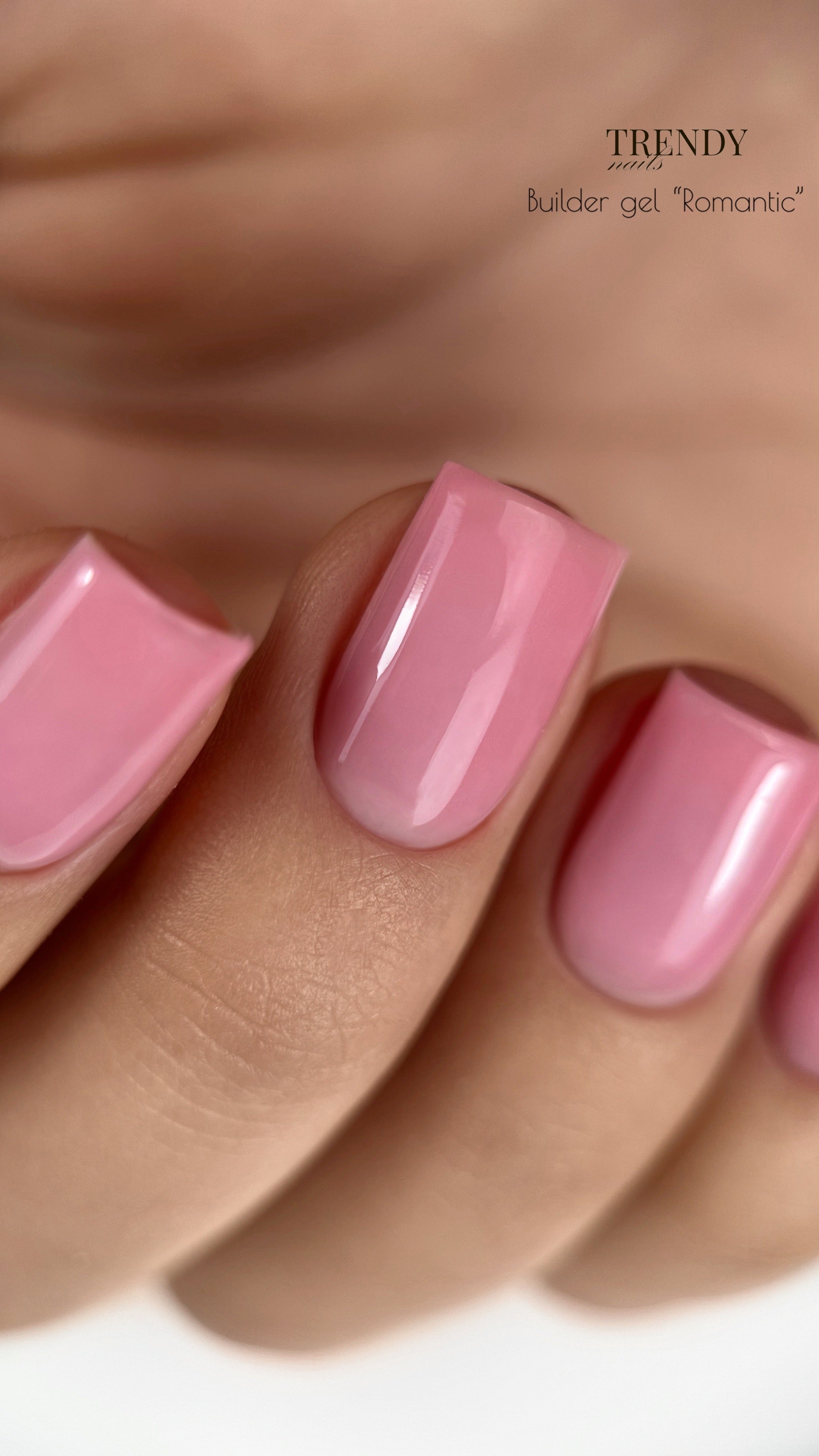 Builder Gel Romantic in der Flasche oder Tiegel von Trendy Nails 15ml/ 30ml (selbstglättend)